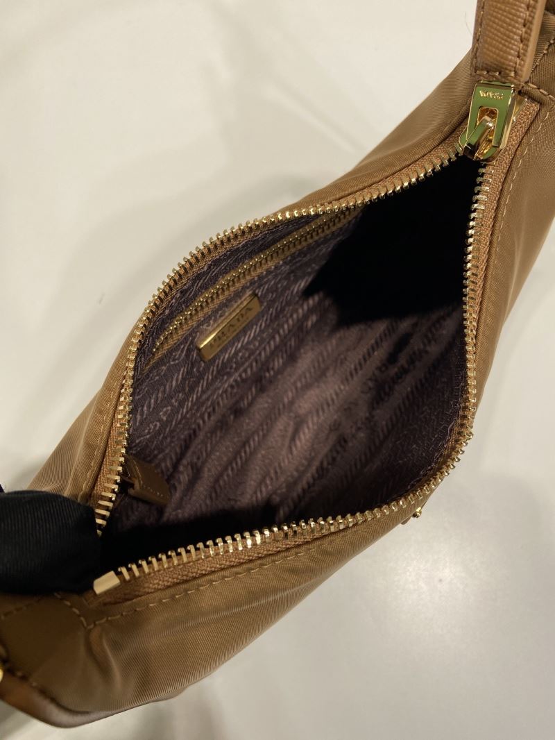 Pra*a hobo bags